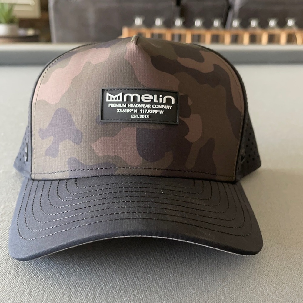 Melin camo black snapback
